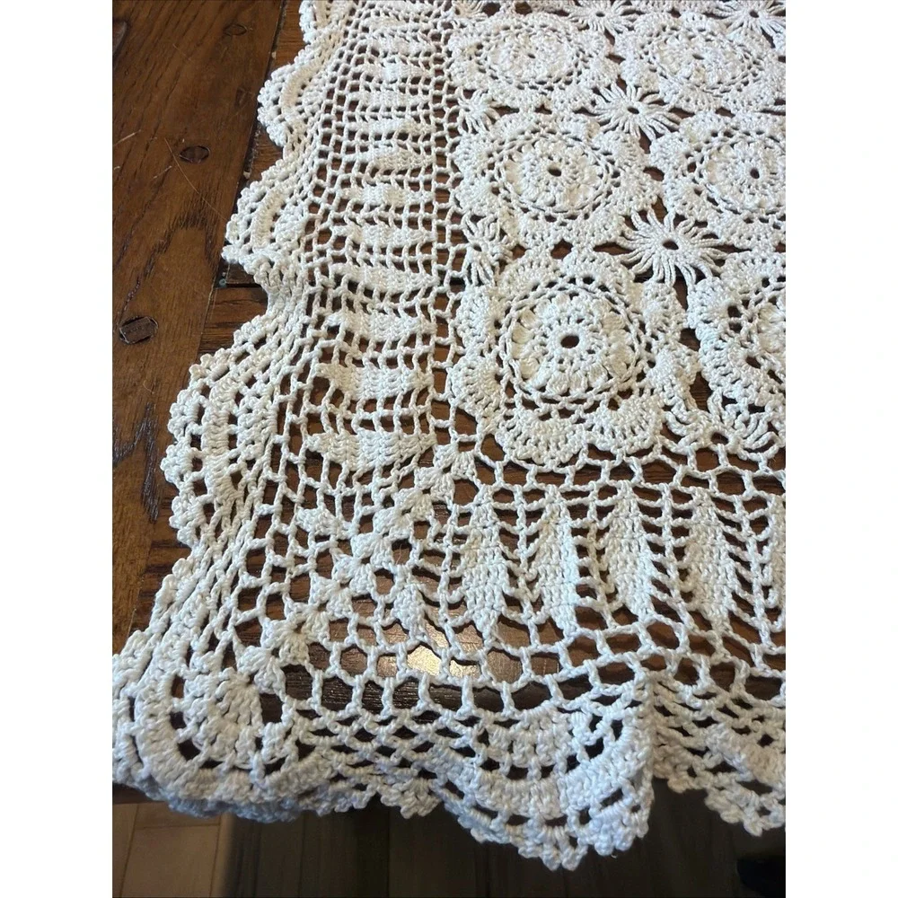 Vtg Table Runner Doily Crochet 45